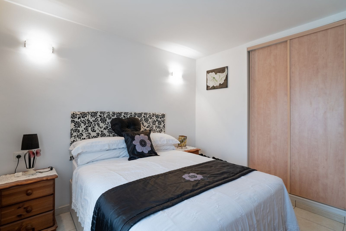 Appartement te koop in Benalmadena Costa | 2 slaapkamers H5467756