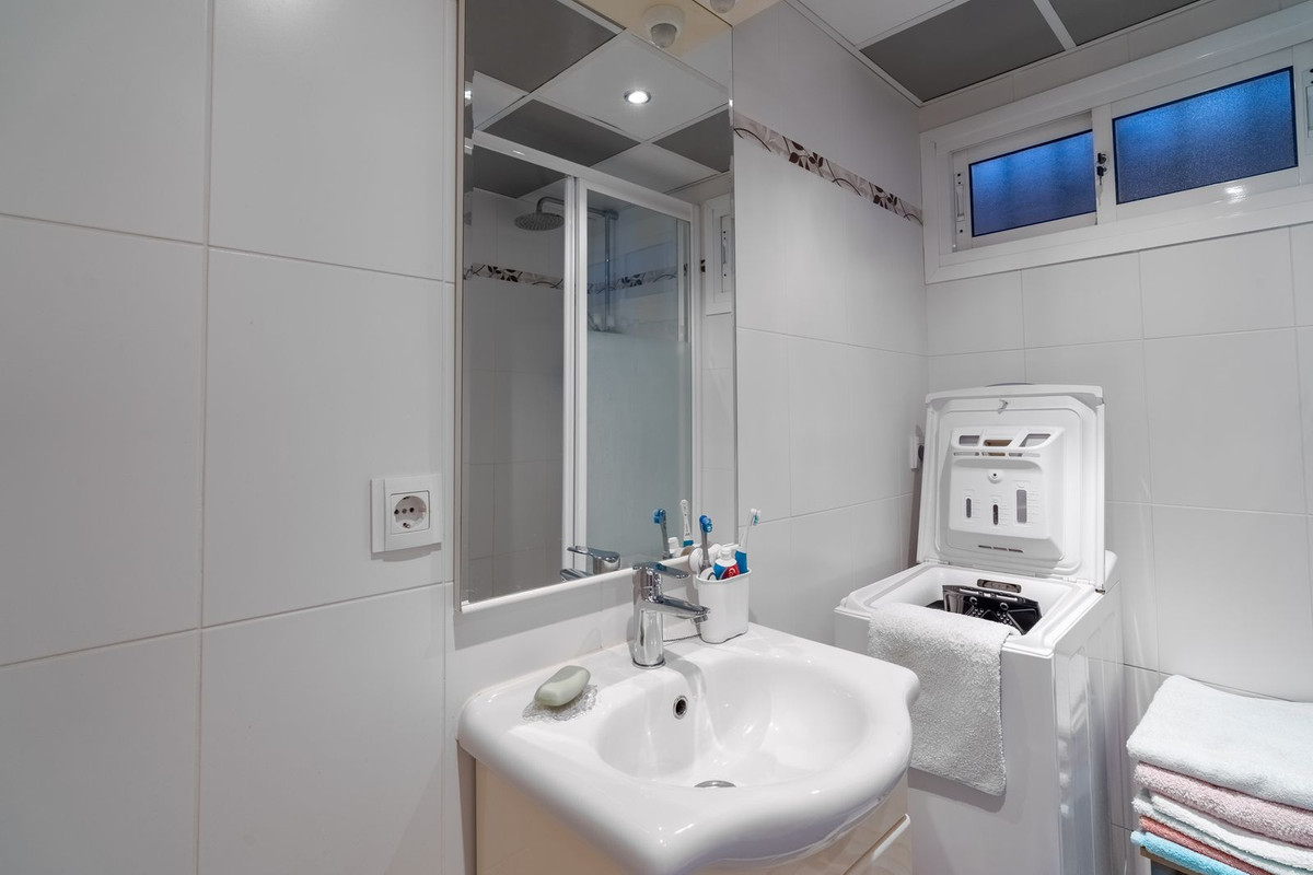 Appartement te koop in Benalmadena Costa | 2 slaapkamers H5467756