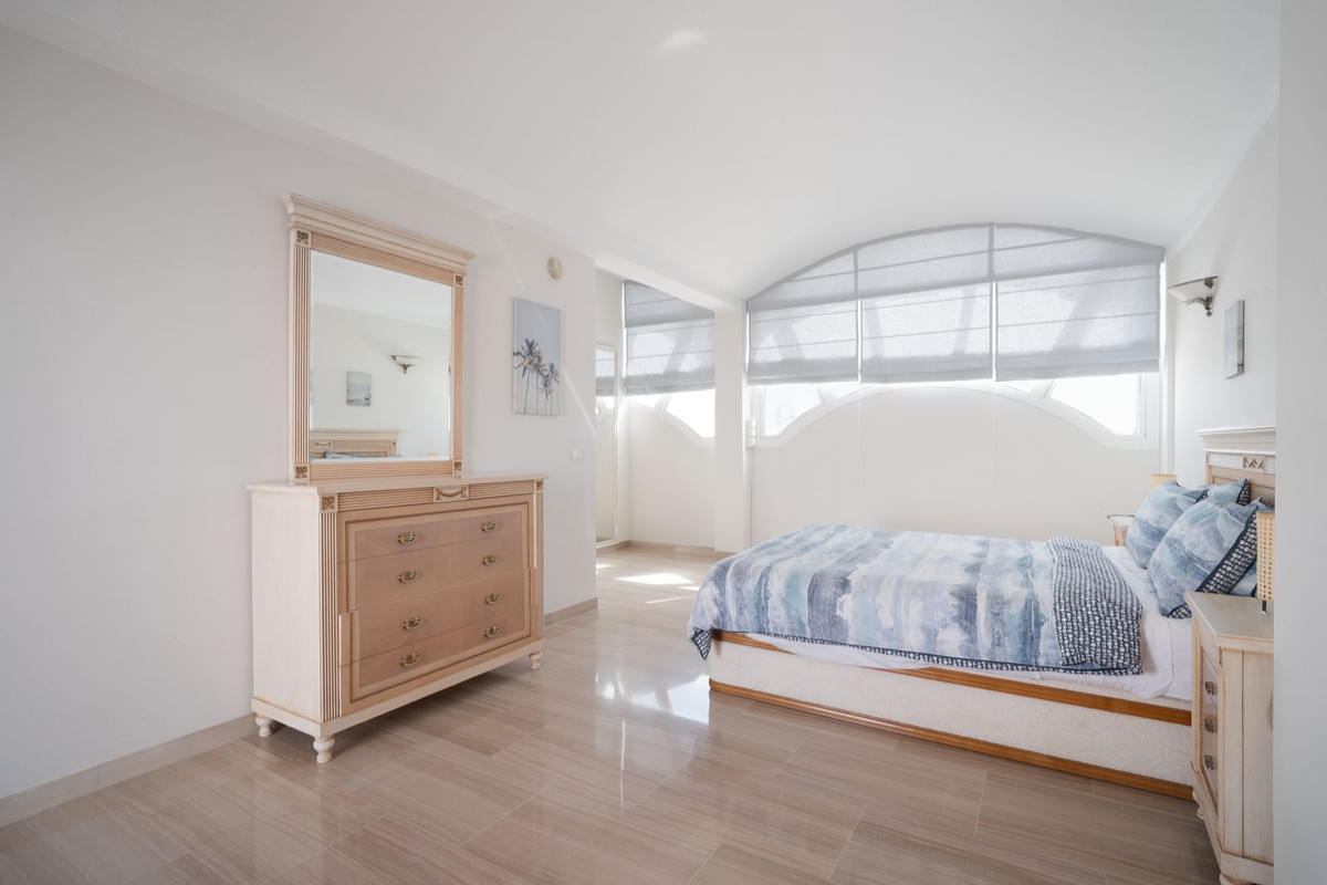Appartement te koop in Benalmadena Costa | 3 slaapkamers H5480599