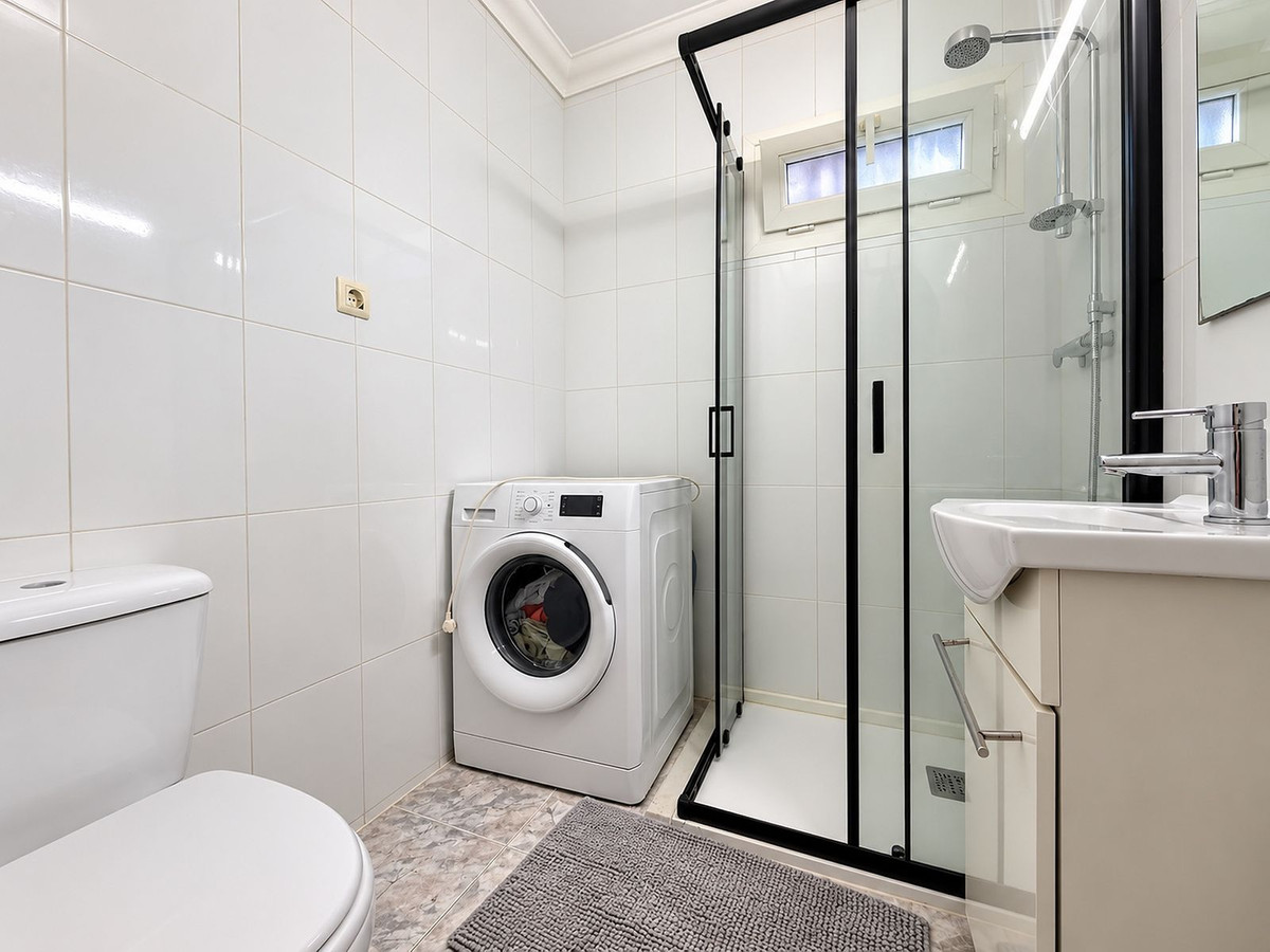 Appartement te koop in Benalmadena Costa | 2 slaapkamers H5481436