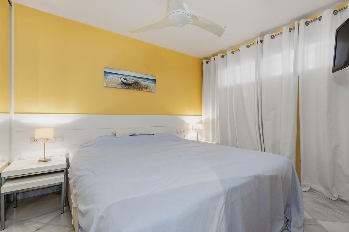 Appartement te koop in Benalmadena Costa | 2 slaapkamers H5484475