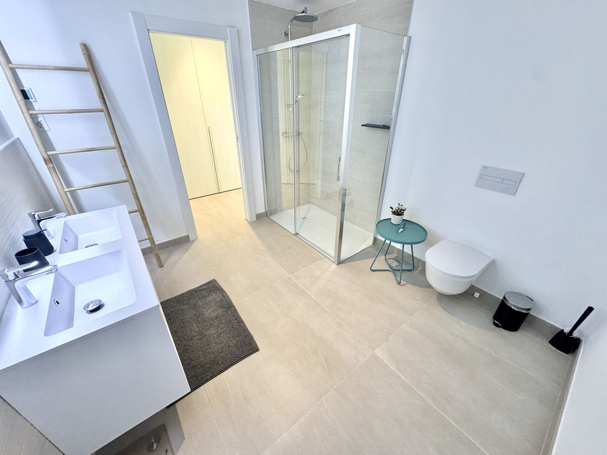 Appartement te koop in Benalmadena Costa | 2 slaapkamers H5516965