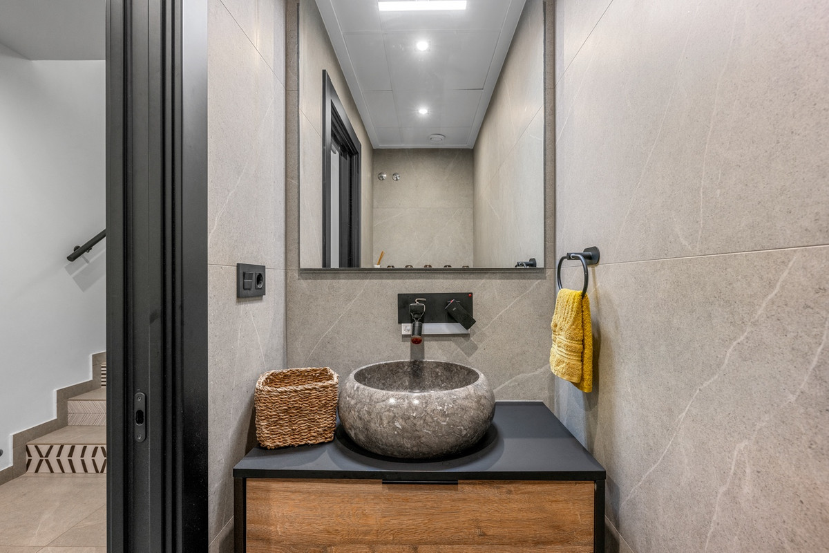Property main view 33
