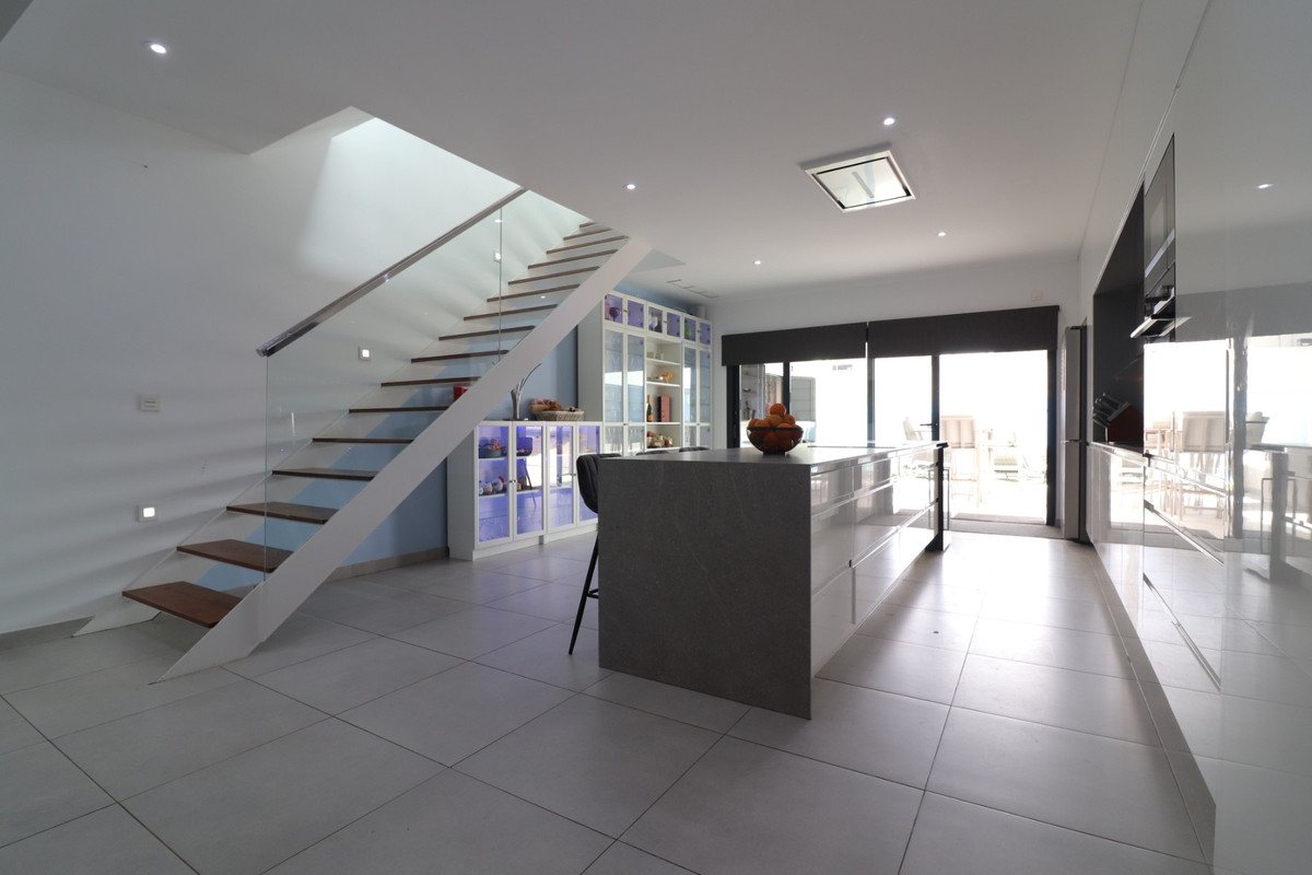 Appartement te koop in Benijofar | 4 slaapkamers H5461153
