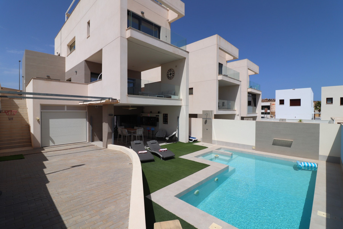 Appartement te koop in Benijofar | 4 slaapkamers H5461153