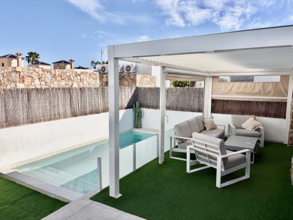 Appartement te koop in Cabo Roig | 3 slaapkamers H5318071