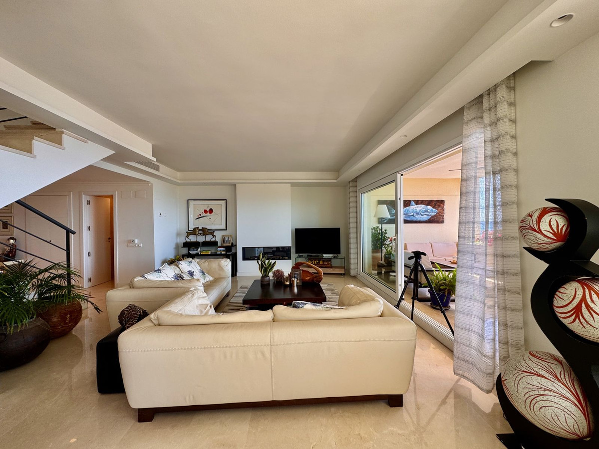 Penthouse Duplex in Cabopino-22