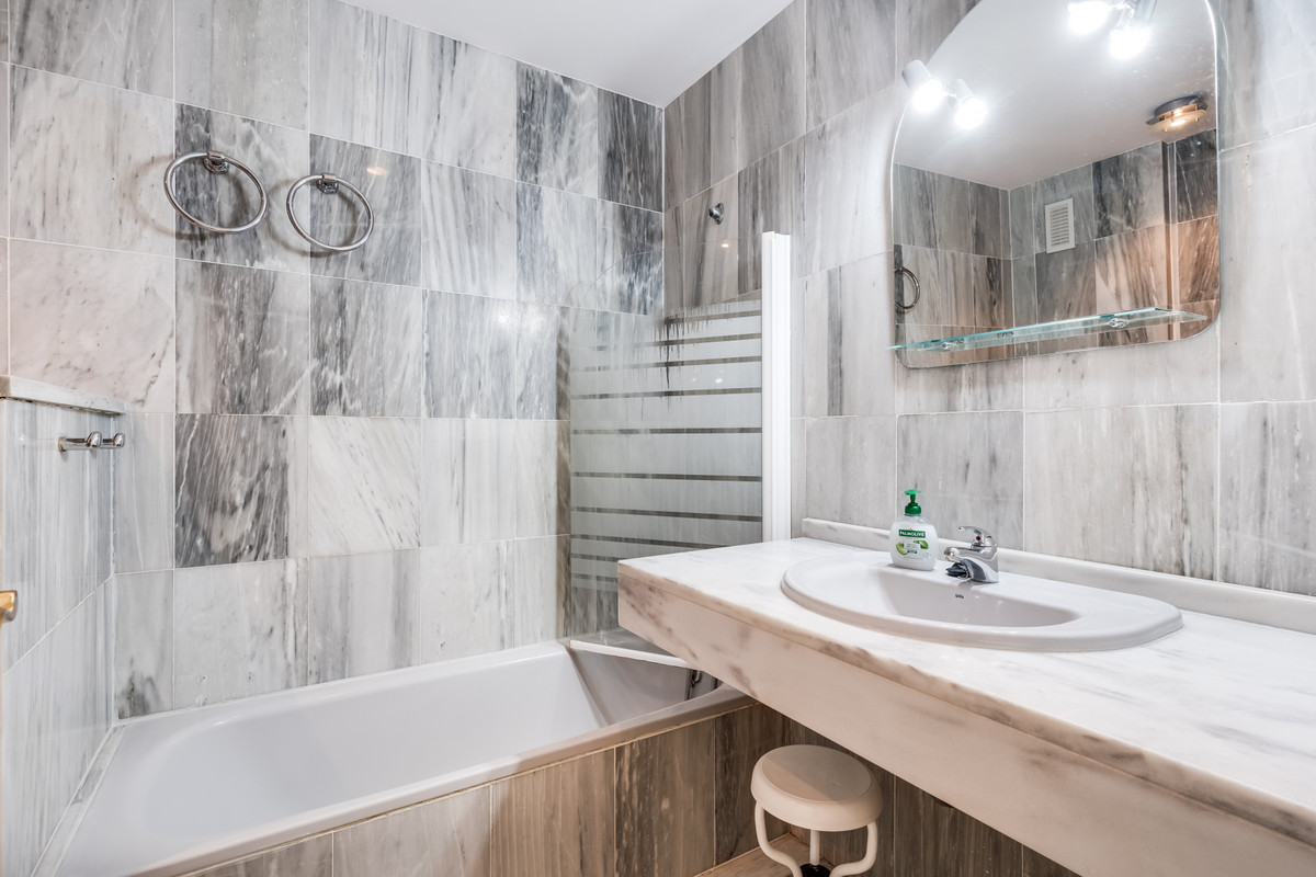 Appartement te koop in Cabopino | 2 slaapkamers H5073709