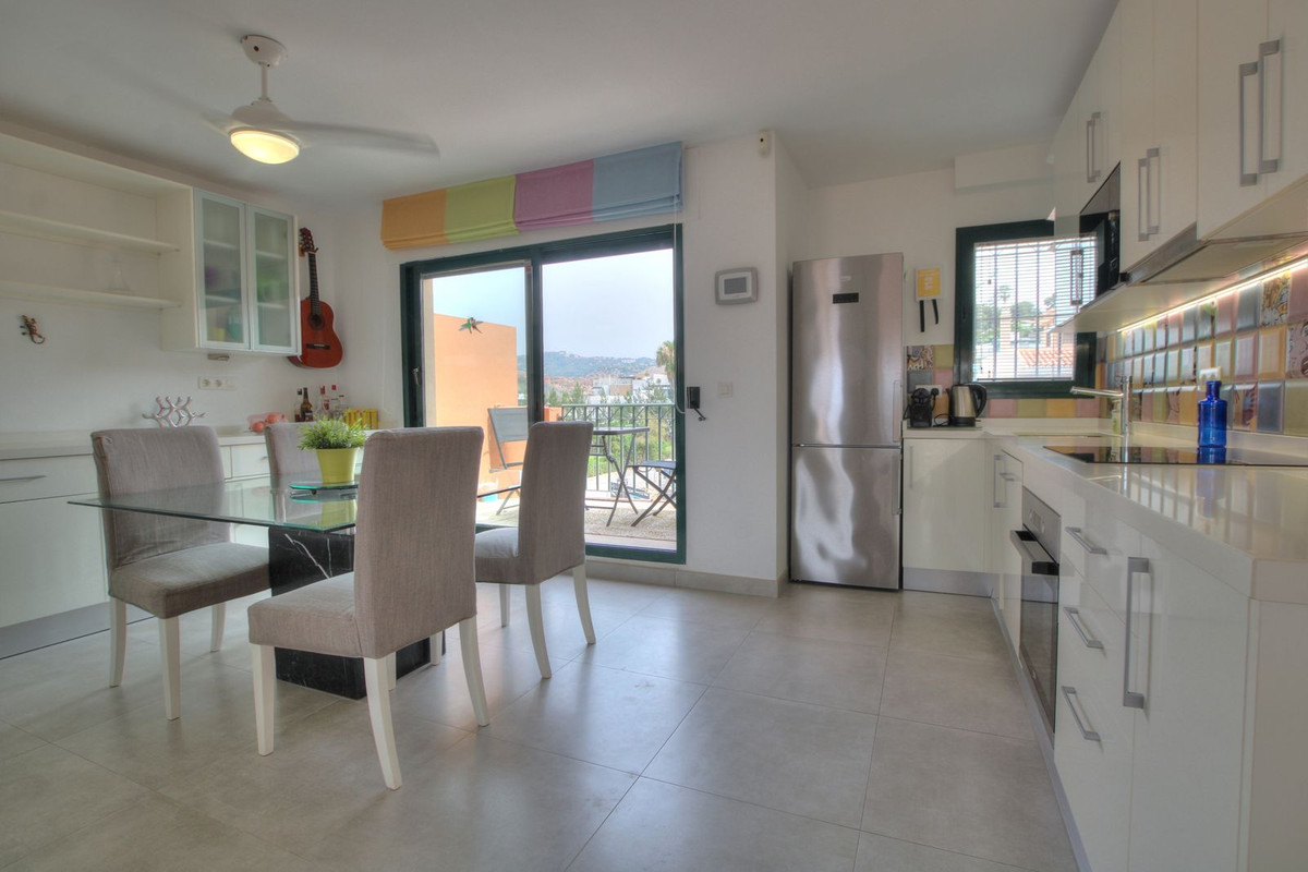 Appartement te koop in Cabopino | 3 slaapkamers H5075299
