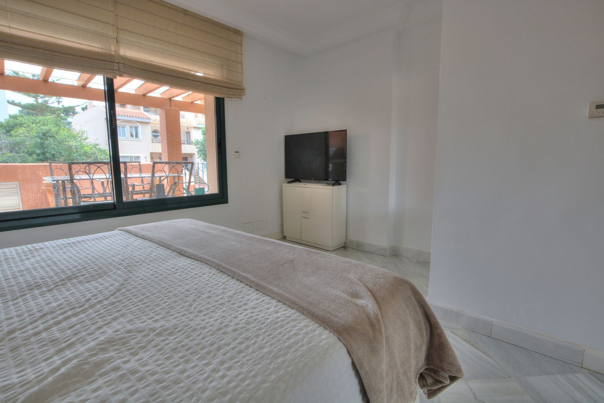 Appartement te koop in Cabopino | 3 slaapkamers H5075299