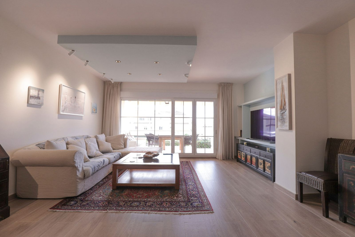 Appartement te koop in Cabopino | 3 slaapkamers H5348041