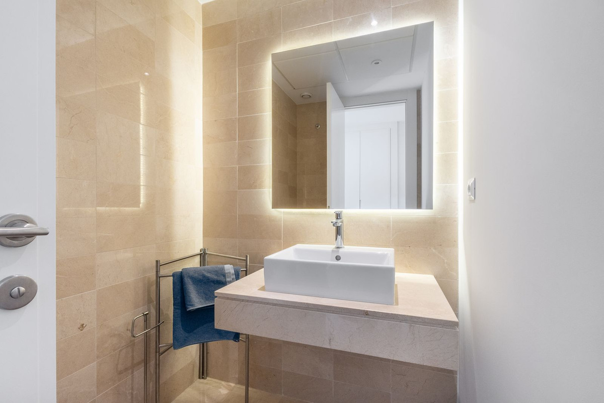 Appartement te koop in Cabopino | 3 slaapkamers H5374417