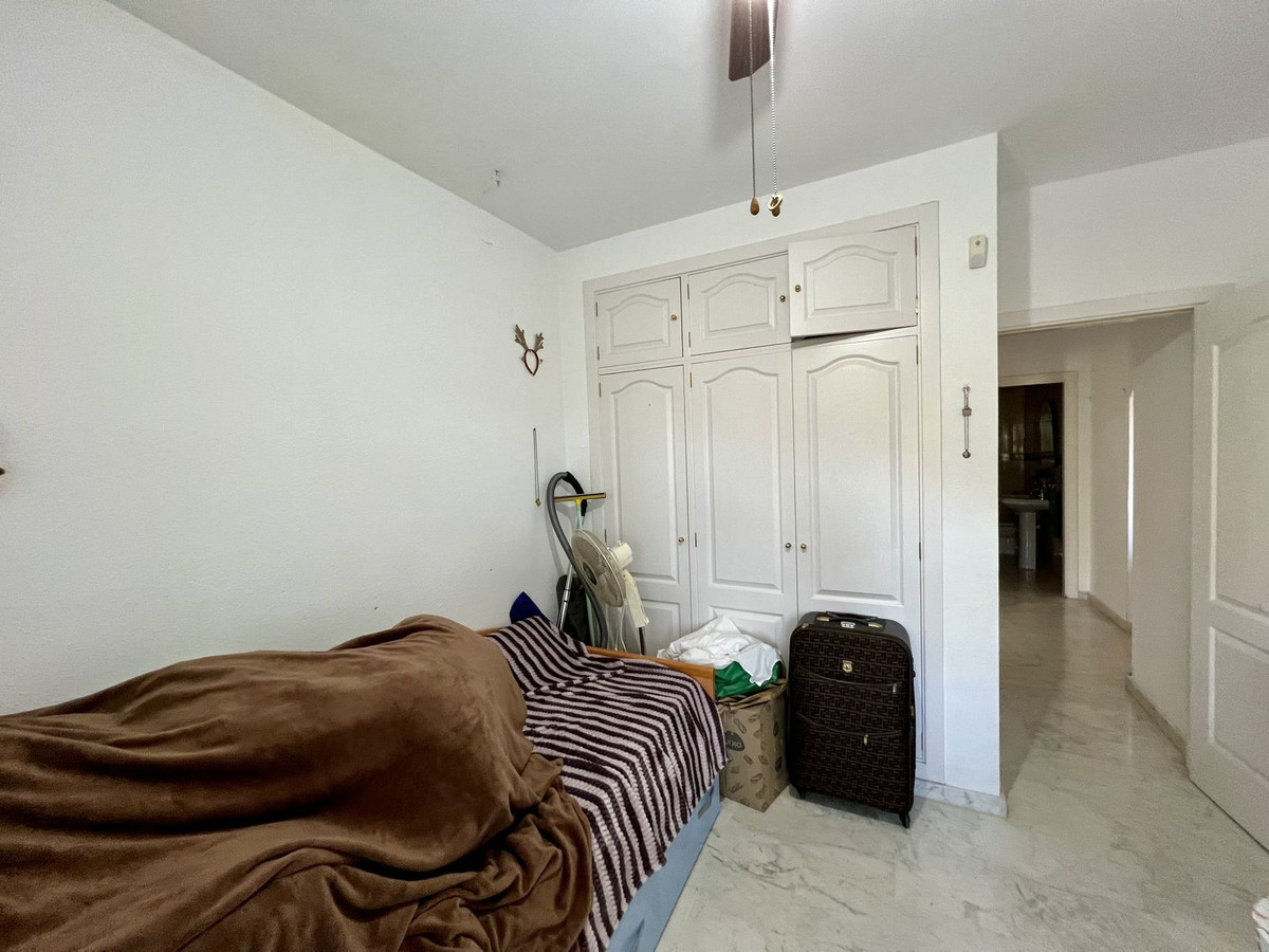 Tussenverdieping Appartement in Calahonda-15