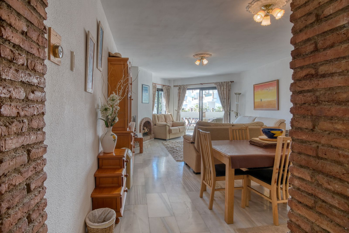 Tussenverdieping Appartement in Calahonda-20