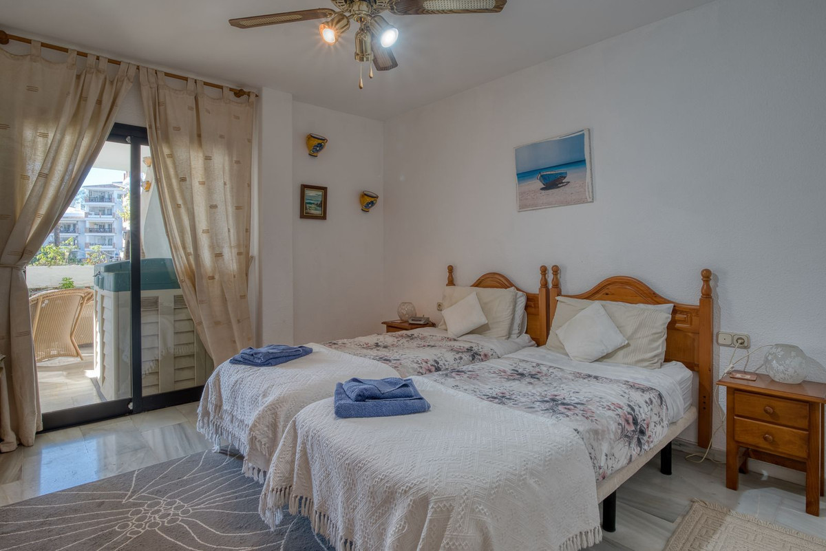 Tussenverdieping Appartement in Calahonda-23