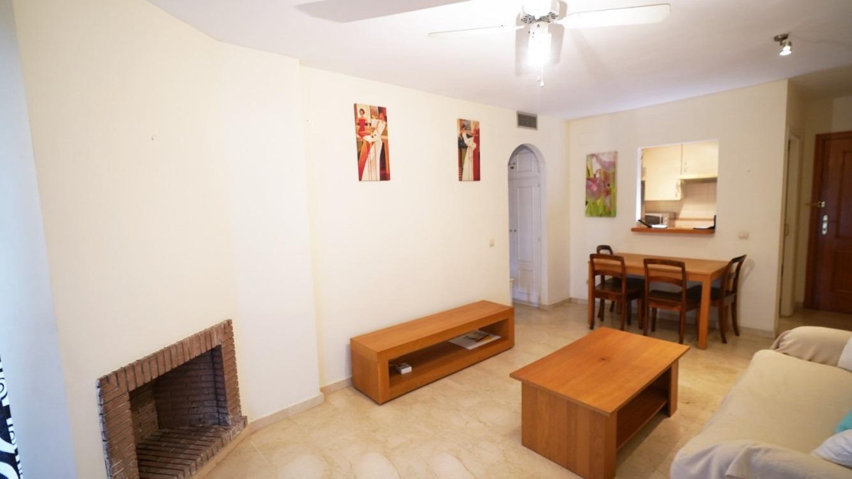 Tussenverdieping Appartement in Calahonda-4