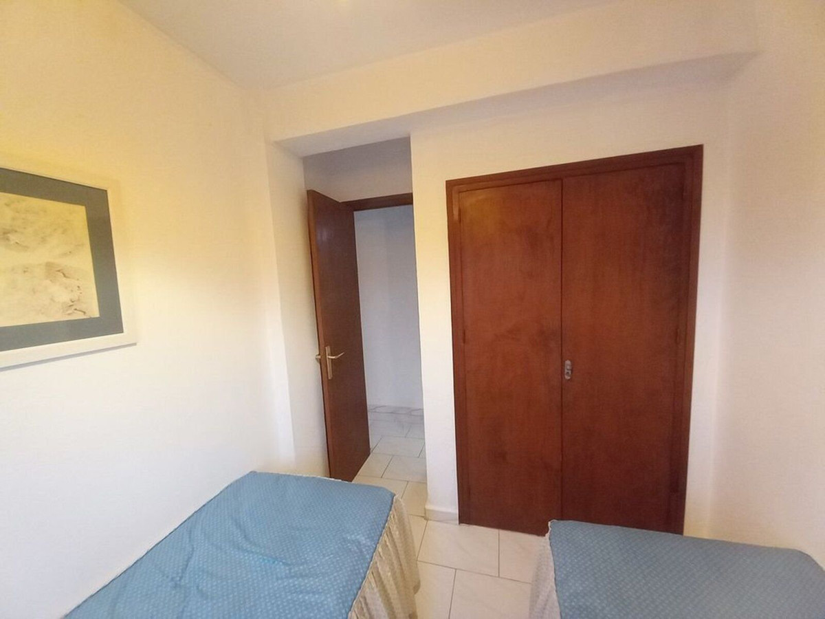 Tussenverdieping Appartement in Calahonda-23