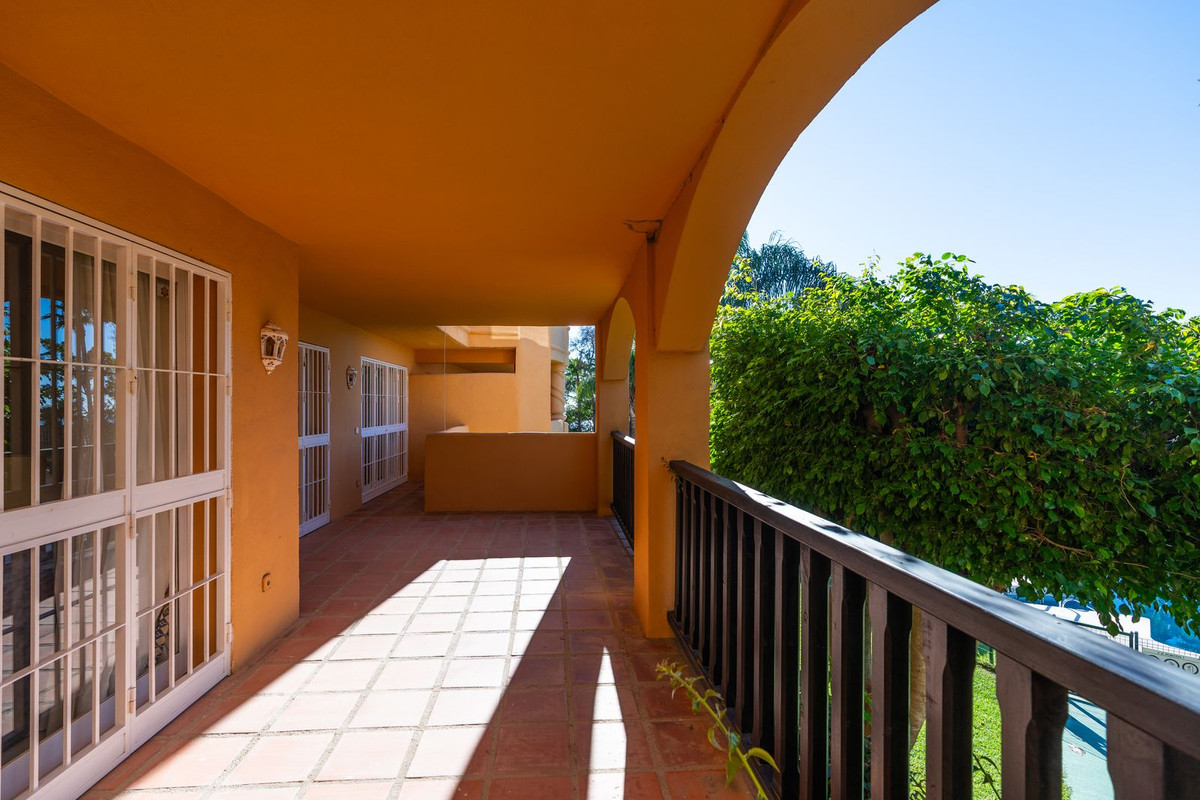 Tussenverdieping Appartement in Calahonda-13