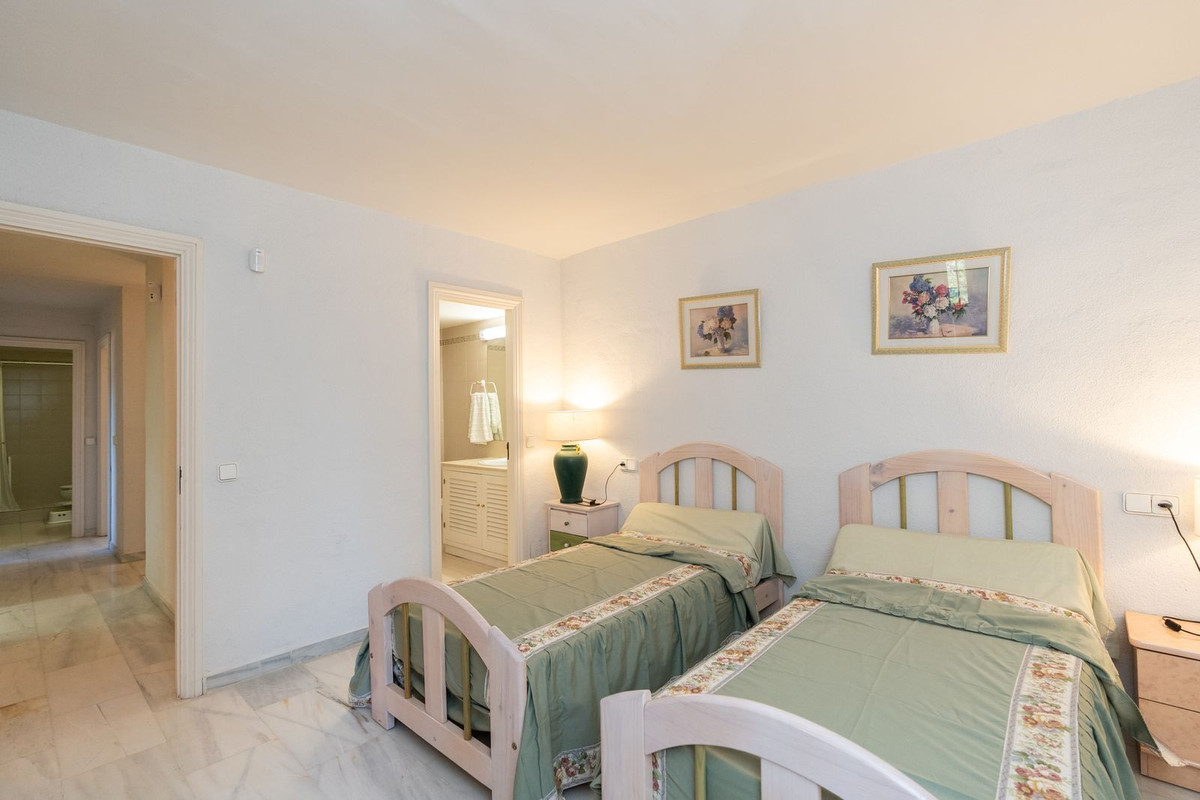 Tussenverdieping Appartement in Calahonda-6