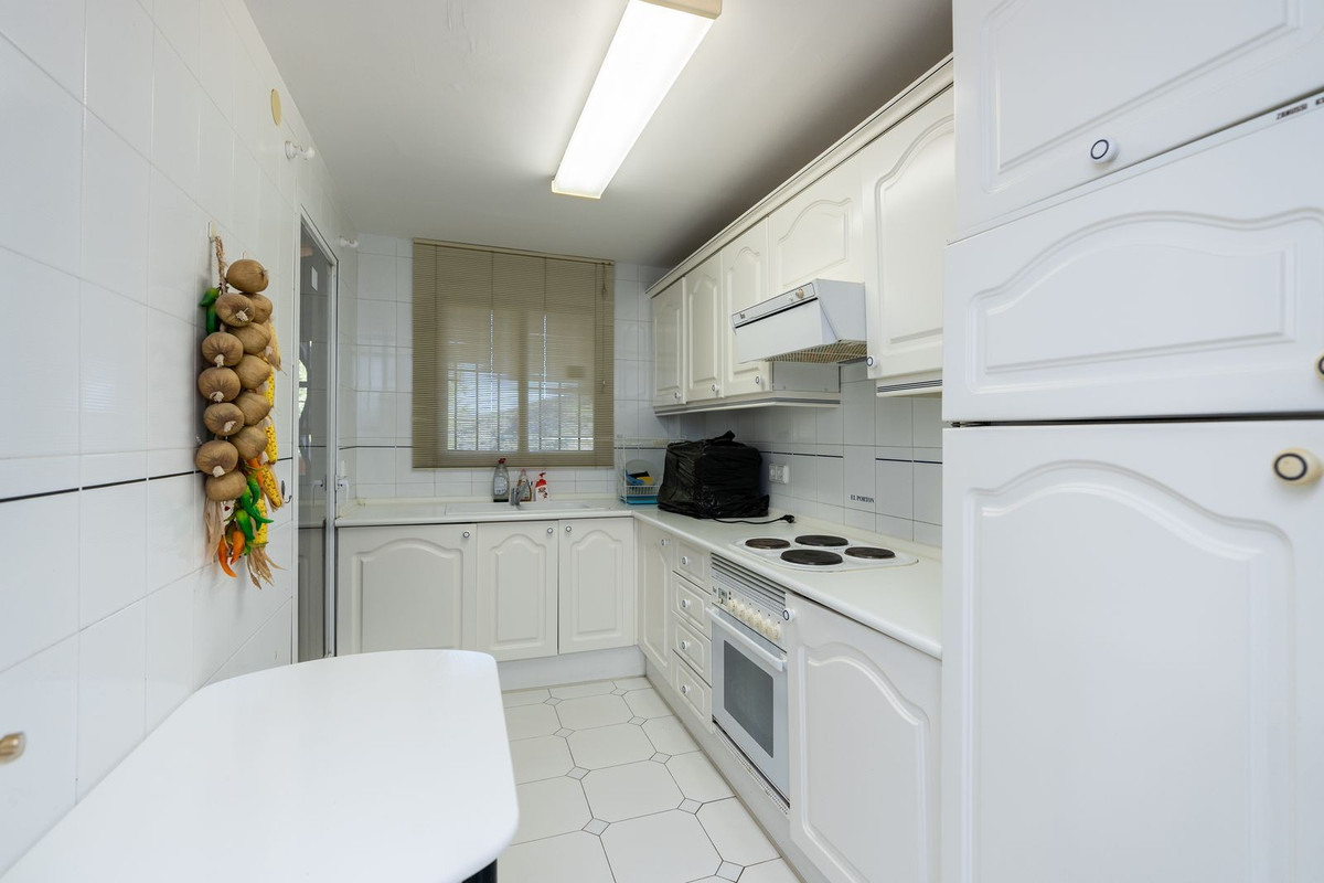 Tussenverdieping Appartement in Calahonda-8