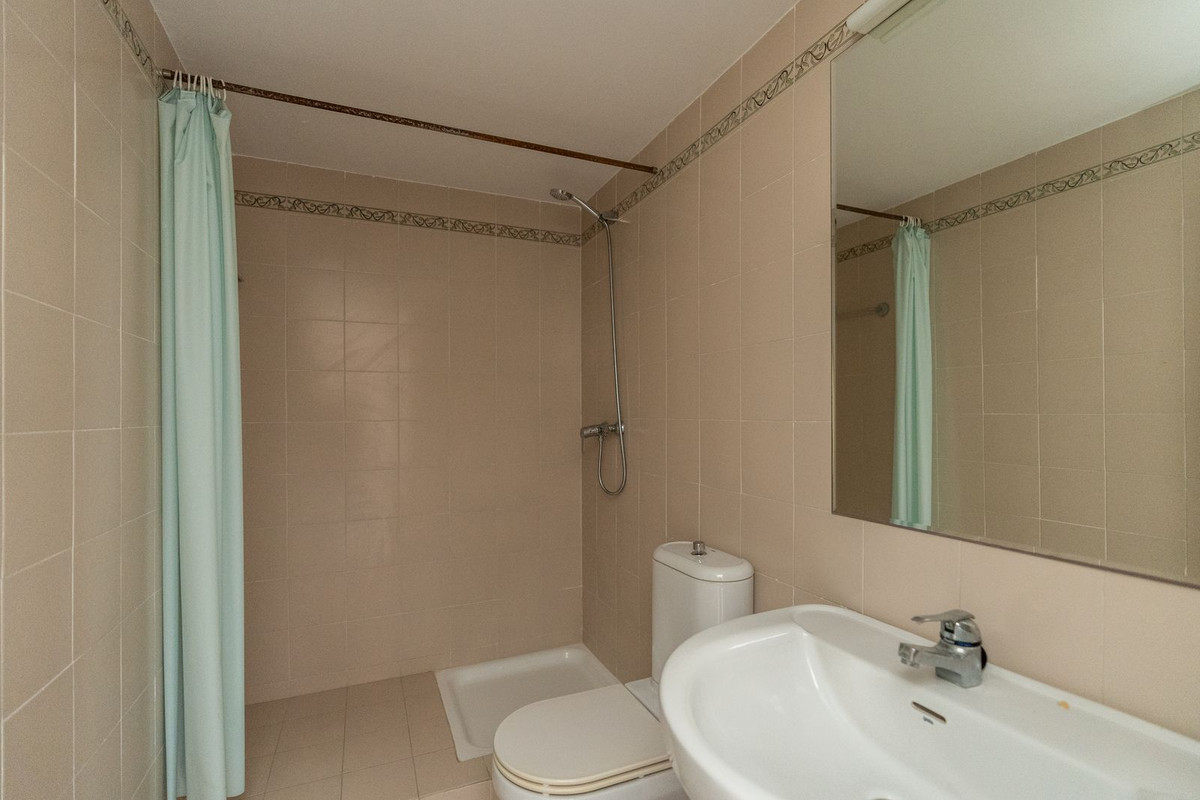 Tussenverdieping Appartement in Calahonda-11