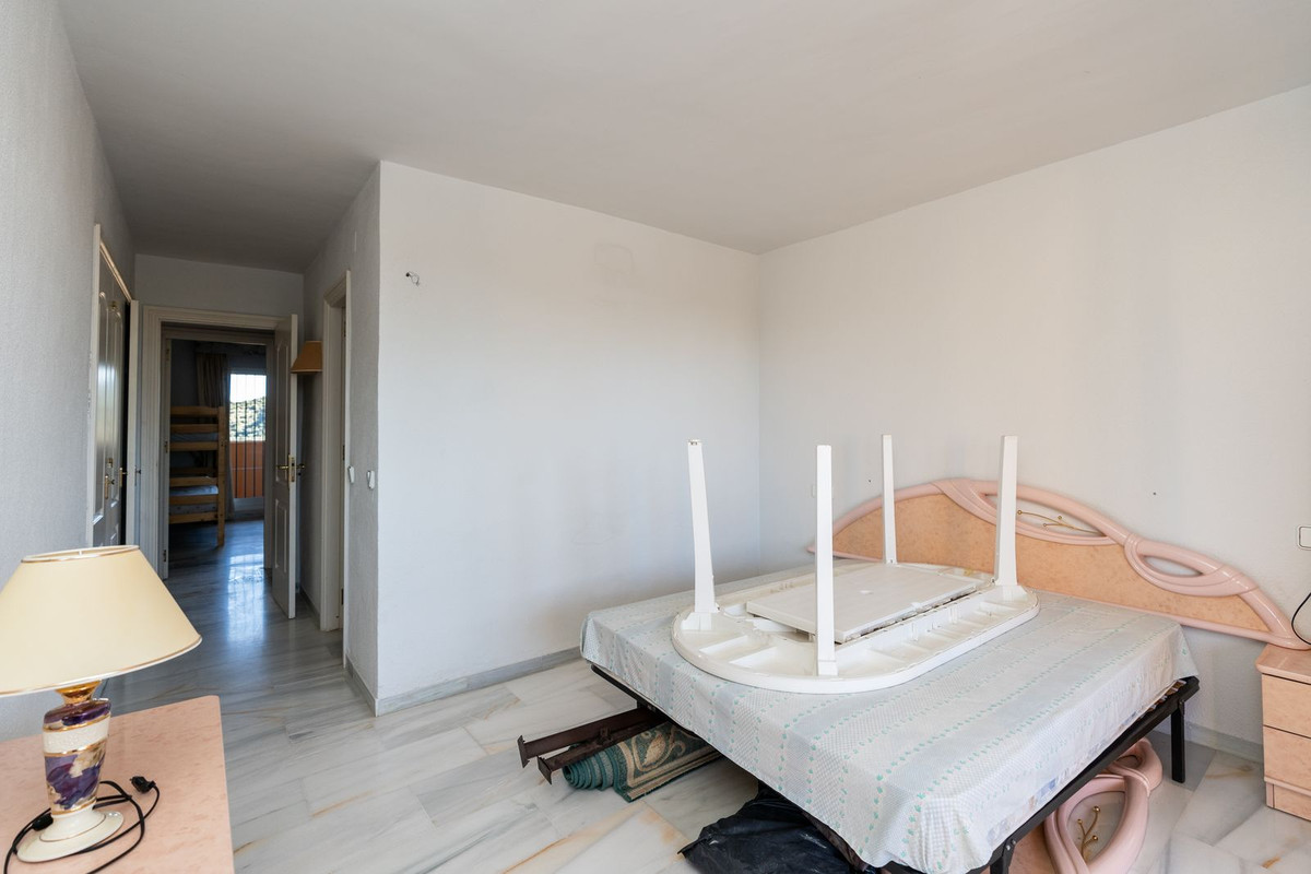 Tussenverdieping Appartement in Calahonda-15