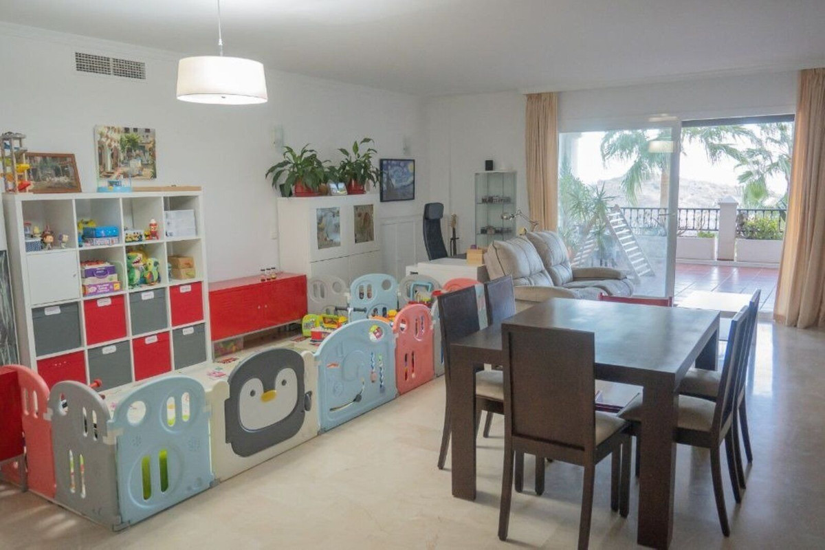 Tussenverdieping Appartement in Calahonda-11