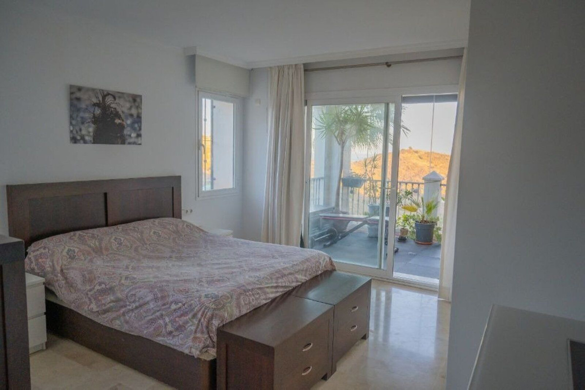 Tussenverdieping Appartement in Calahonda-8