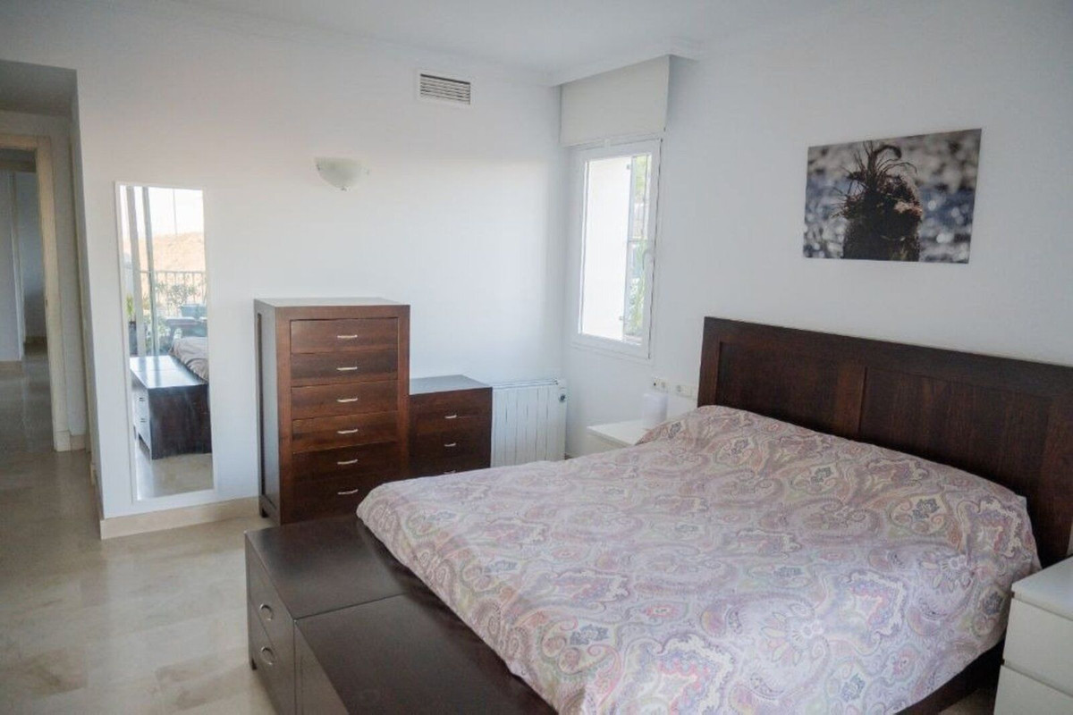 Tussenverdieping Appartement in Calahonda-9