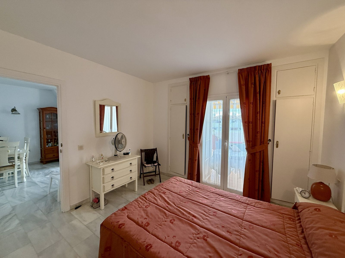 Tussenverdieping Appartement in Calahonda-14