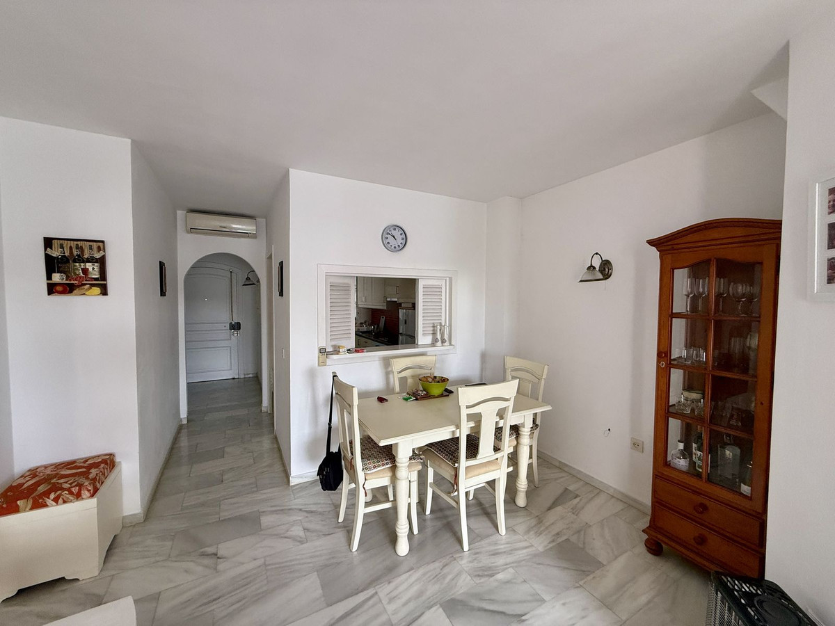 Tussenverdieping Appartement in Calahonda-16