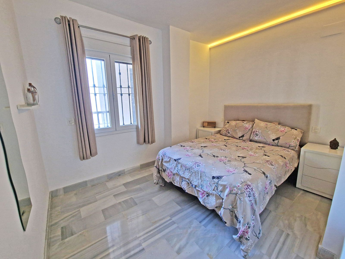 Tussenverdieping Appartement in Calahonda-30