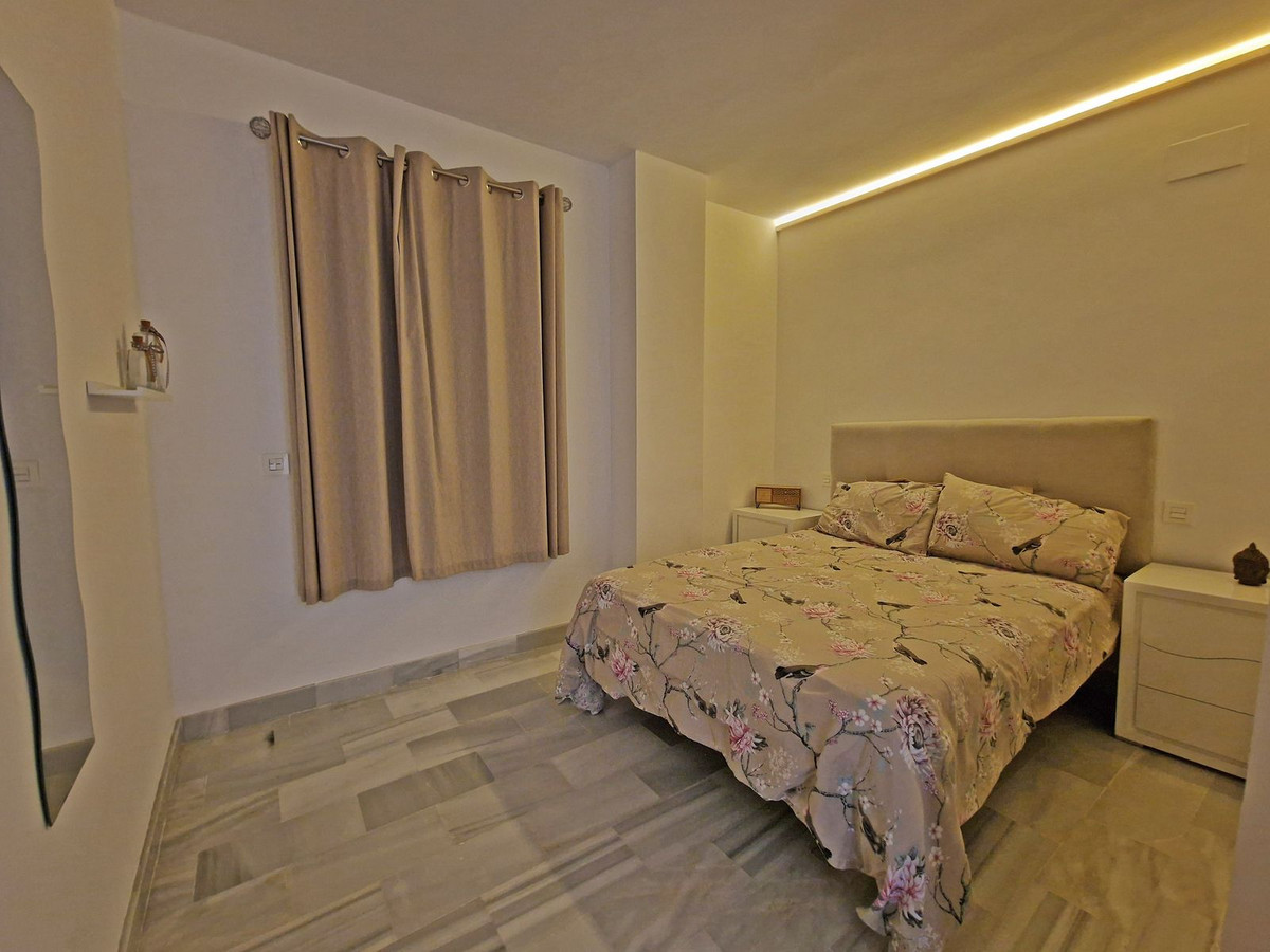 Tussenverdieping Appartement in Calahonda-32