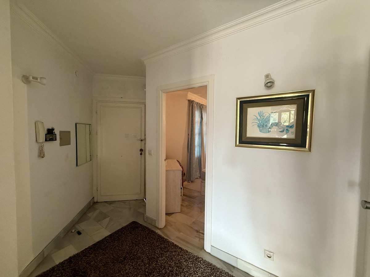 Tussenverdieping Appartement in Calahonda-12