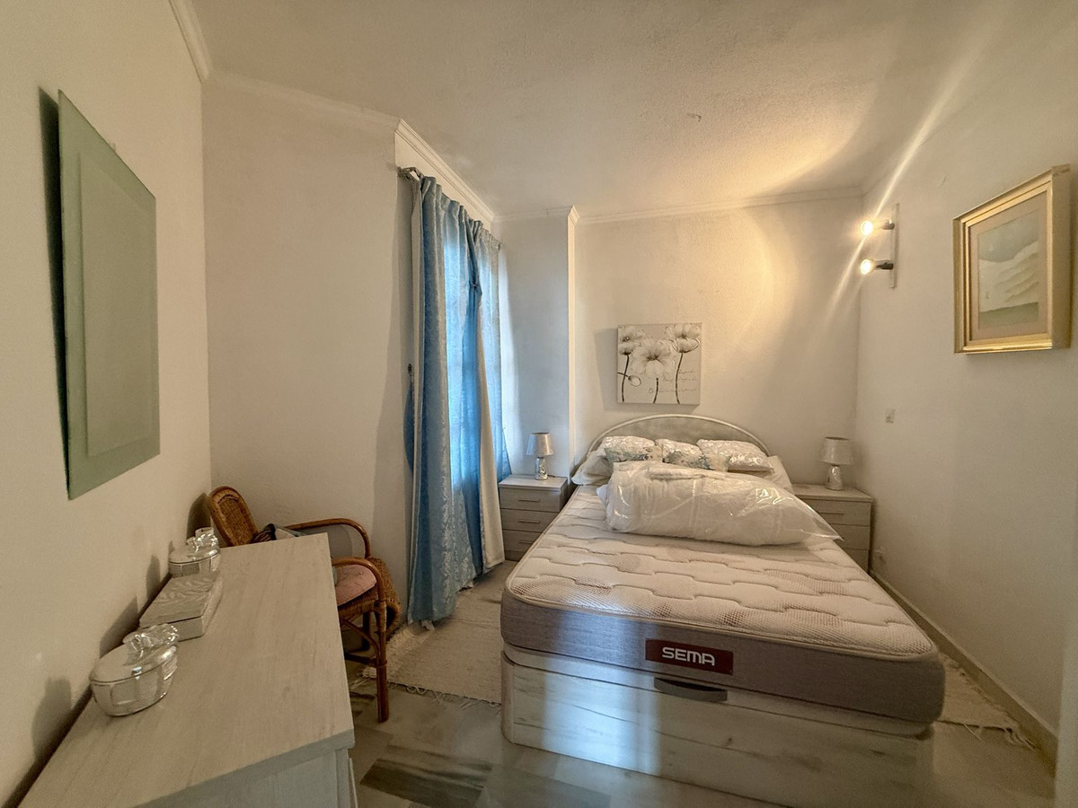 Tussenverdieping Appartement in Calahonda-16