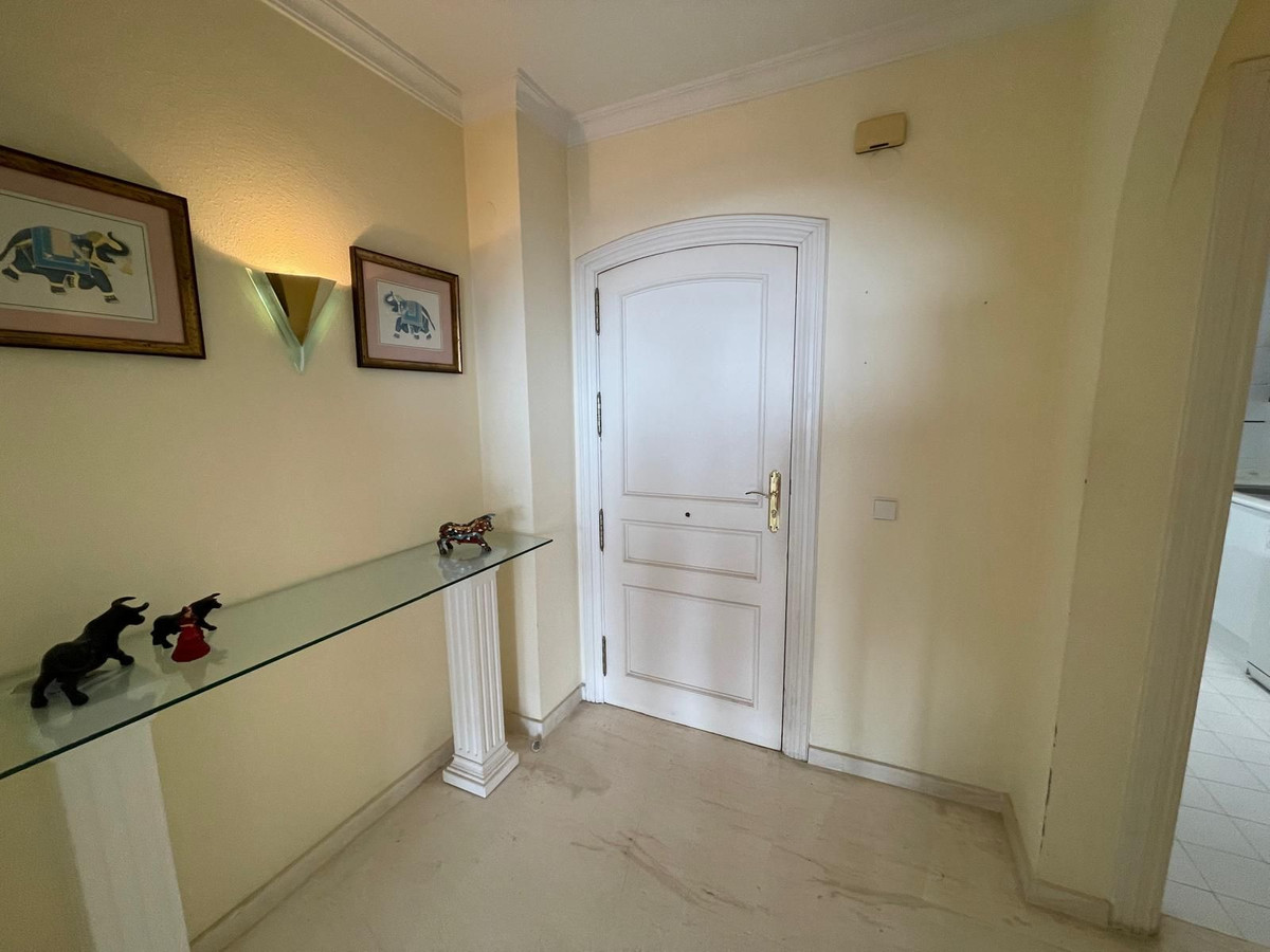 Tussenverdieping Appartement in Calahonda-19