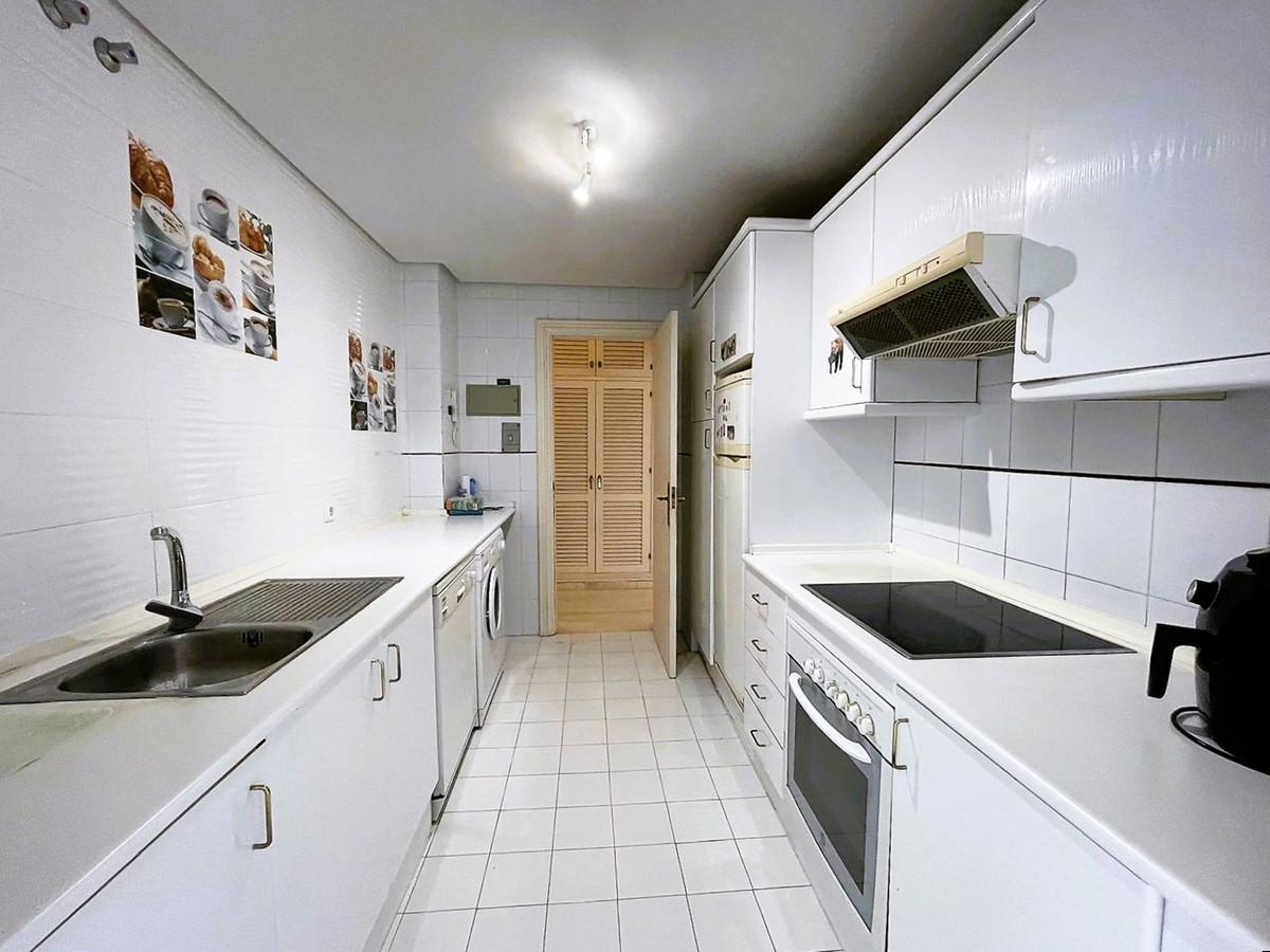 Tussenverdieping Appartement in Calahonda-9