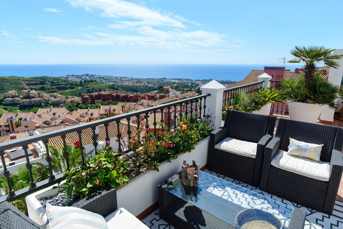Penthouse in Calahonda-1
