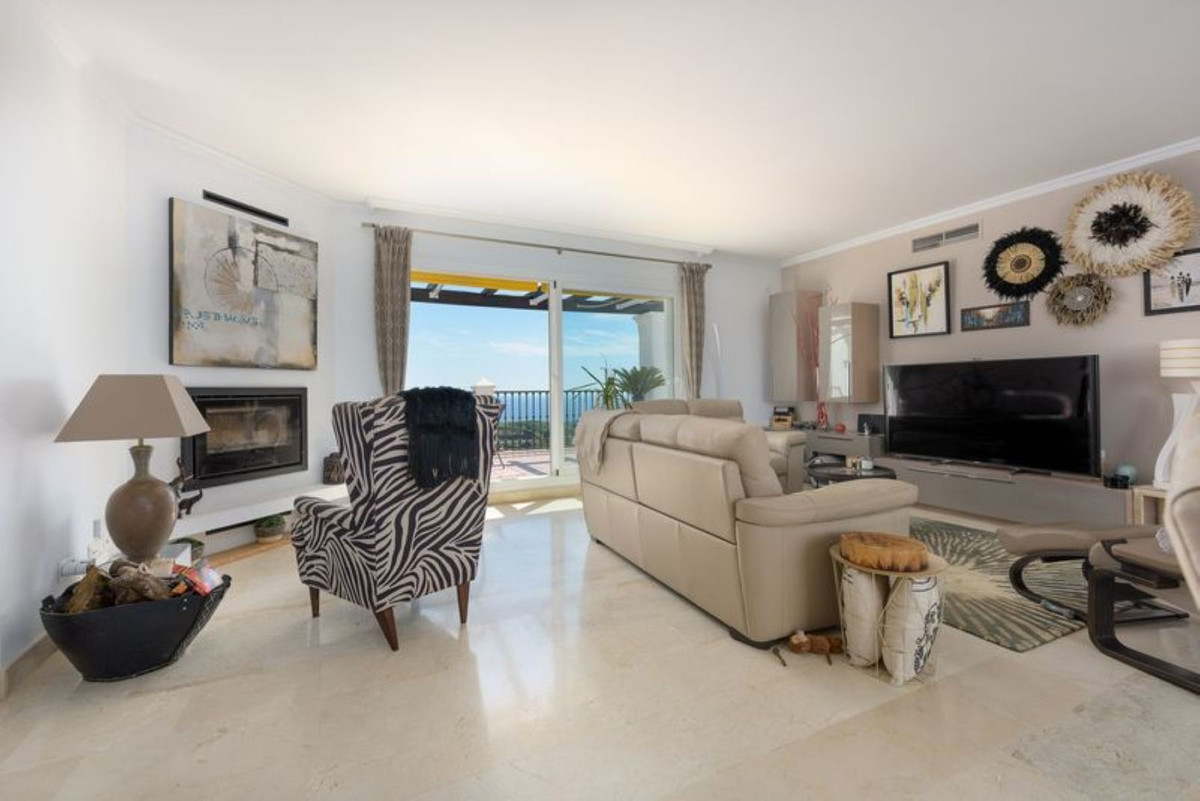 Penthouse in Calahonda-2