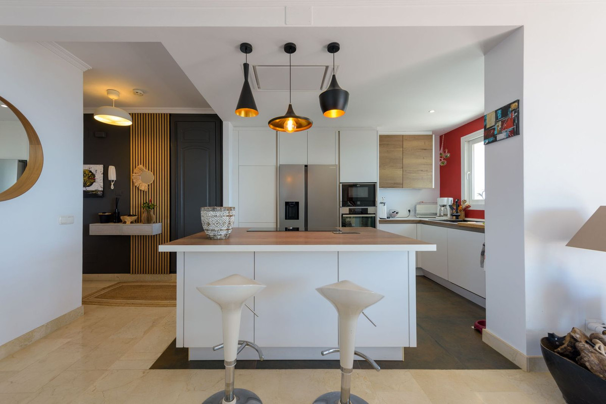 Penthouse in Calahonda-5