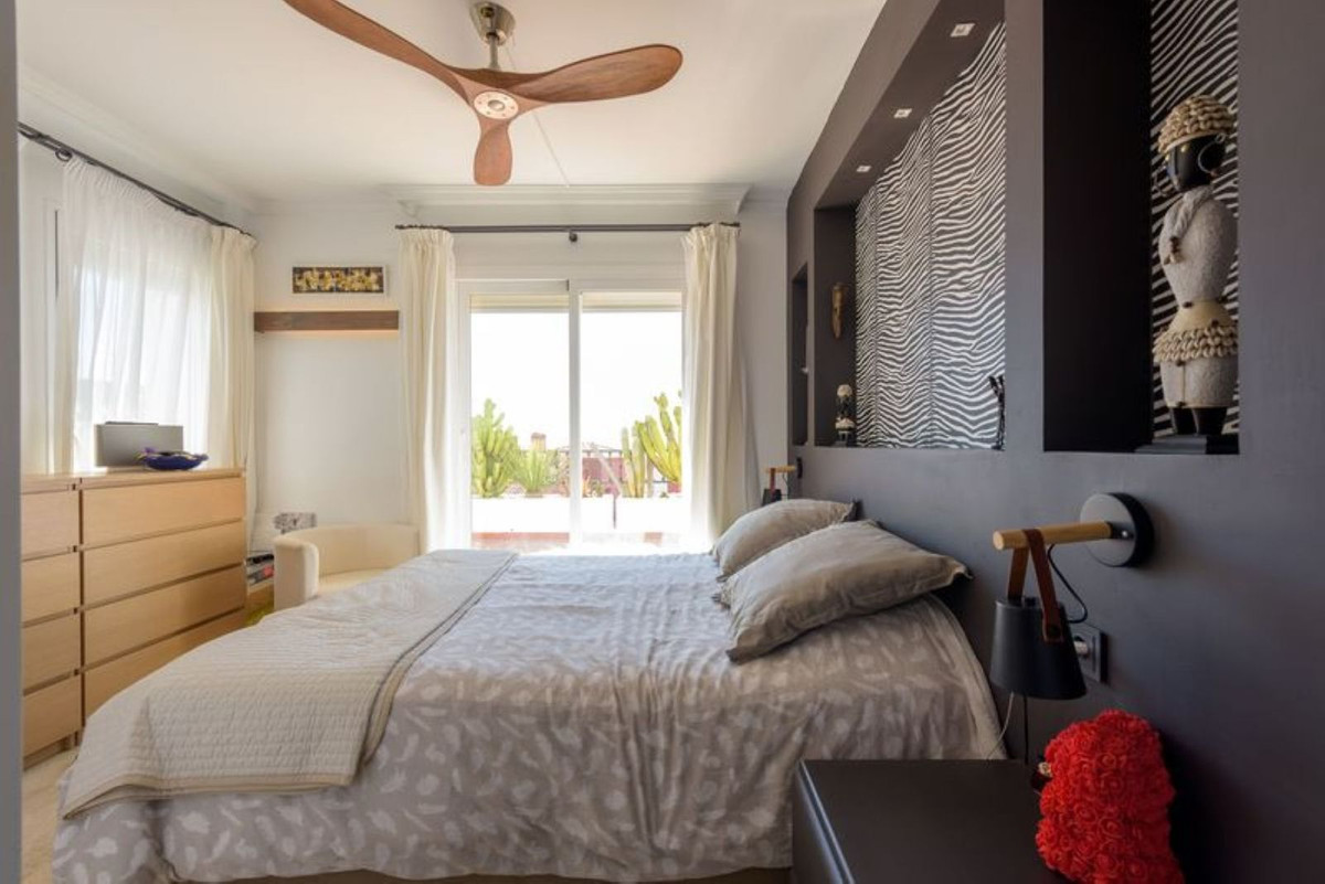Penthouse in Calahonda-6