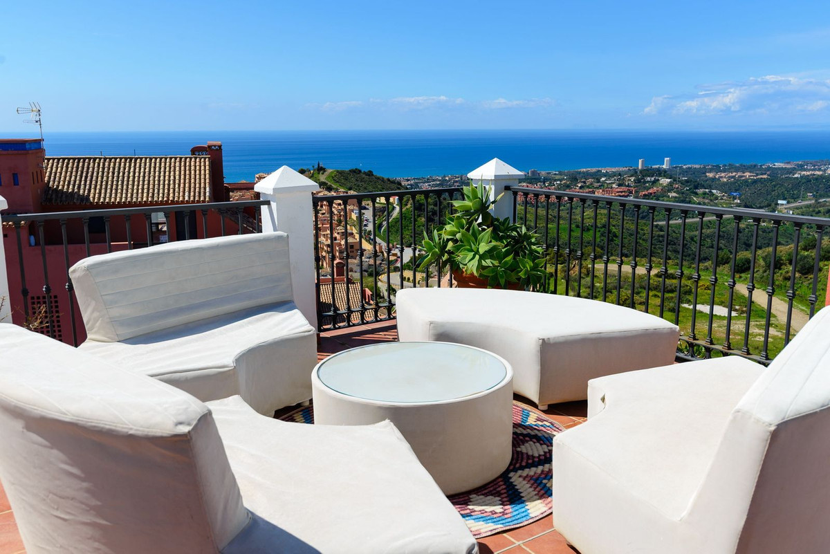 Penthouse in Calahonda-7