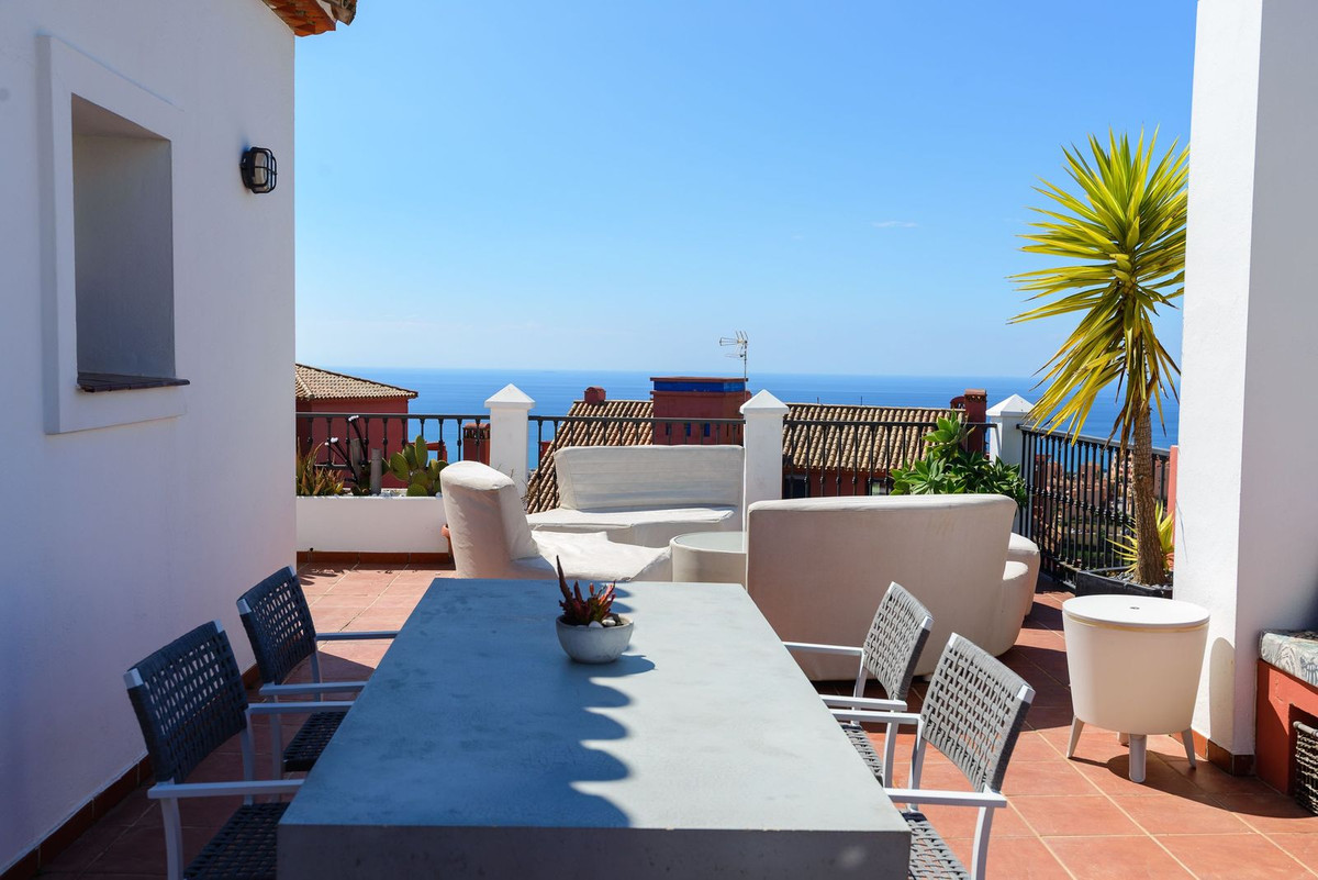 Penthouse in Calahonda-8