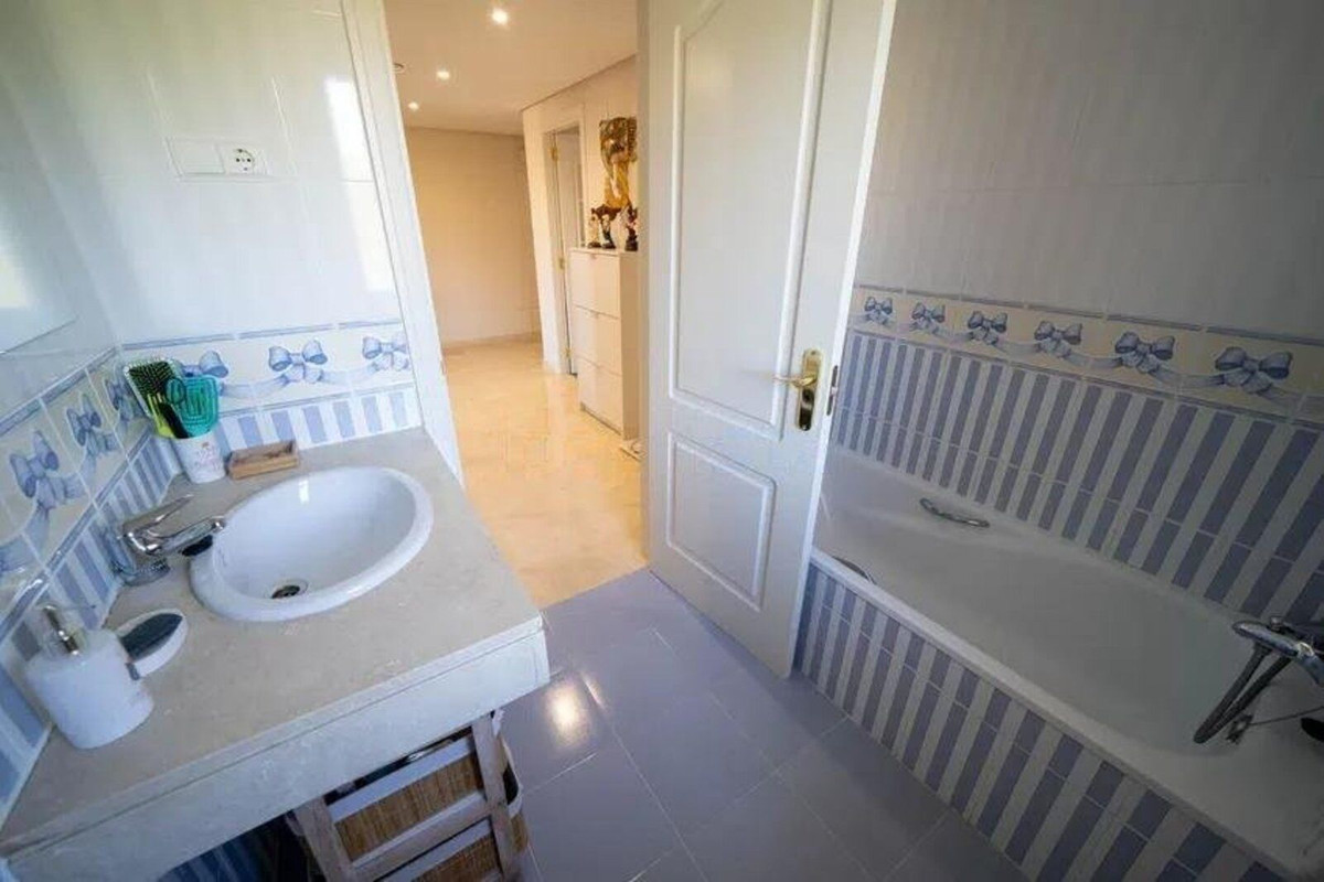 Appartement te koop in Calahonda | 2 slaapkamers H5016934