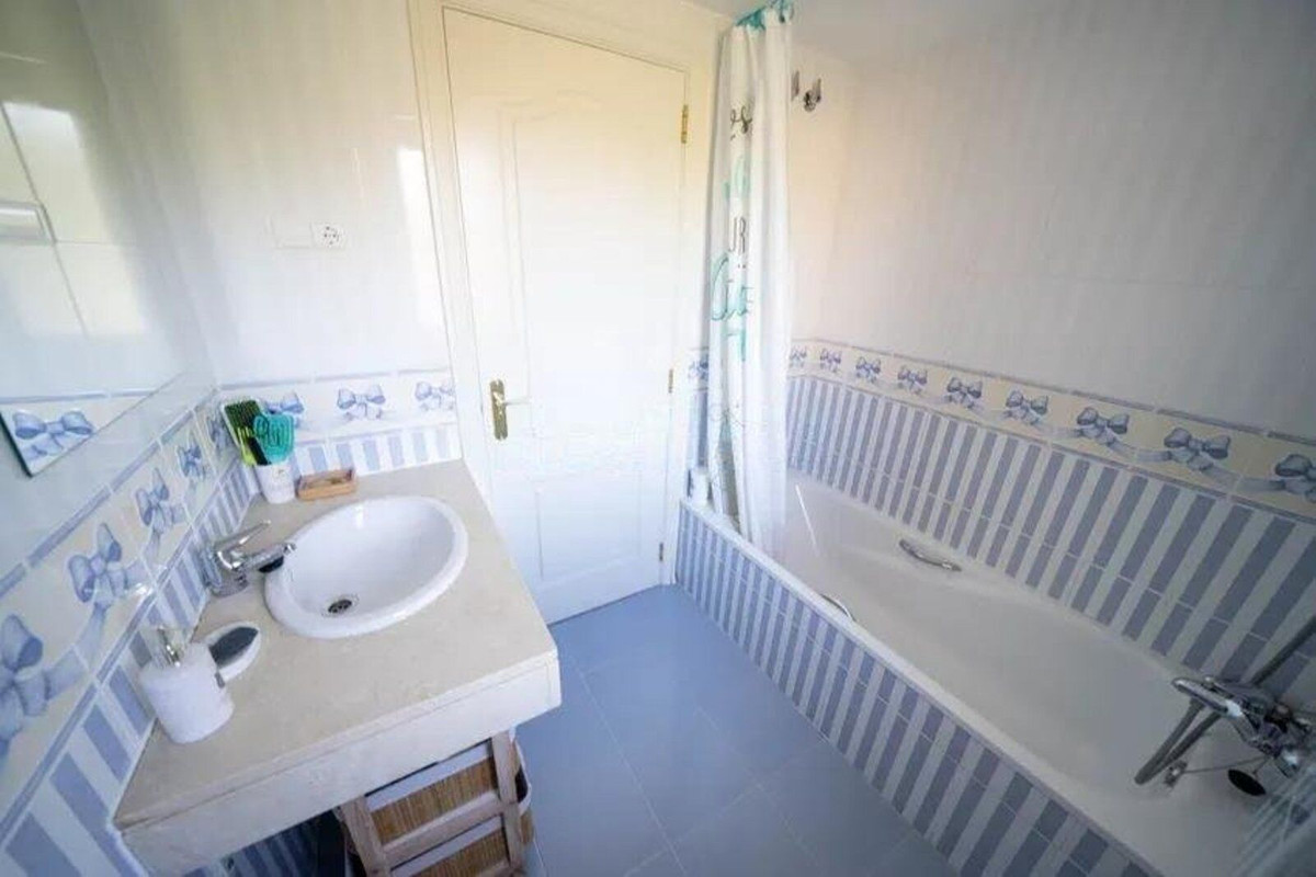Appartement te koop in Calahonda | 2 slaapkamers H5016934