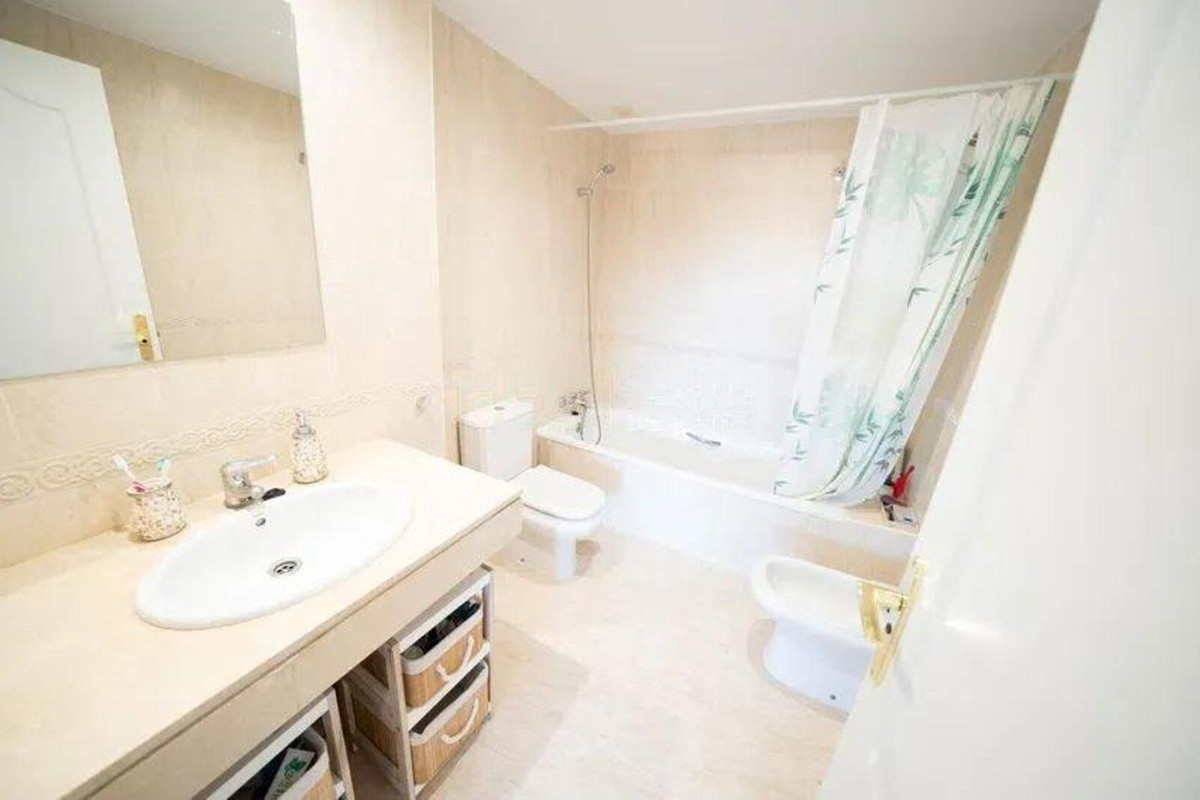 Appartement te koop in Calahonda | 2 slaapkamers H5016934