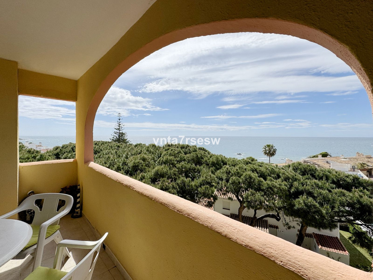 Bovenverdieping Appartement in Calahonda-1