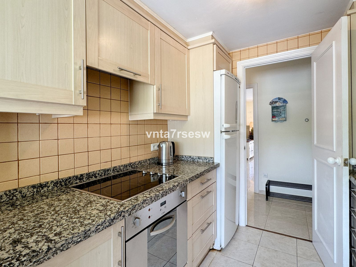 Bovenverdieping Appartement in Calahonda-21