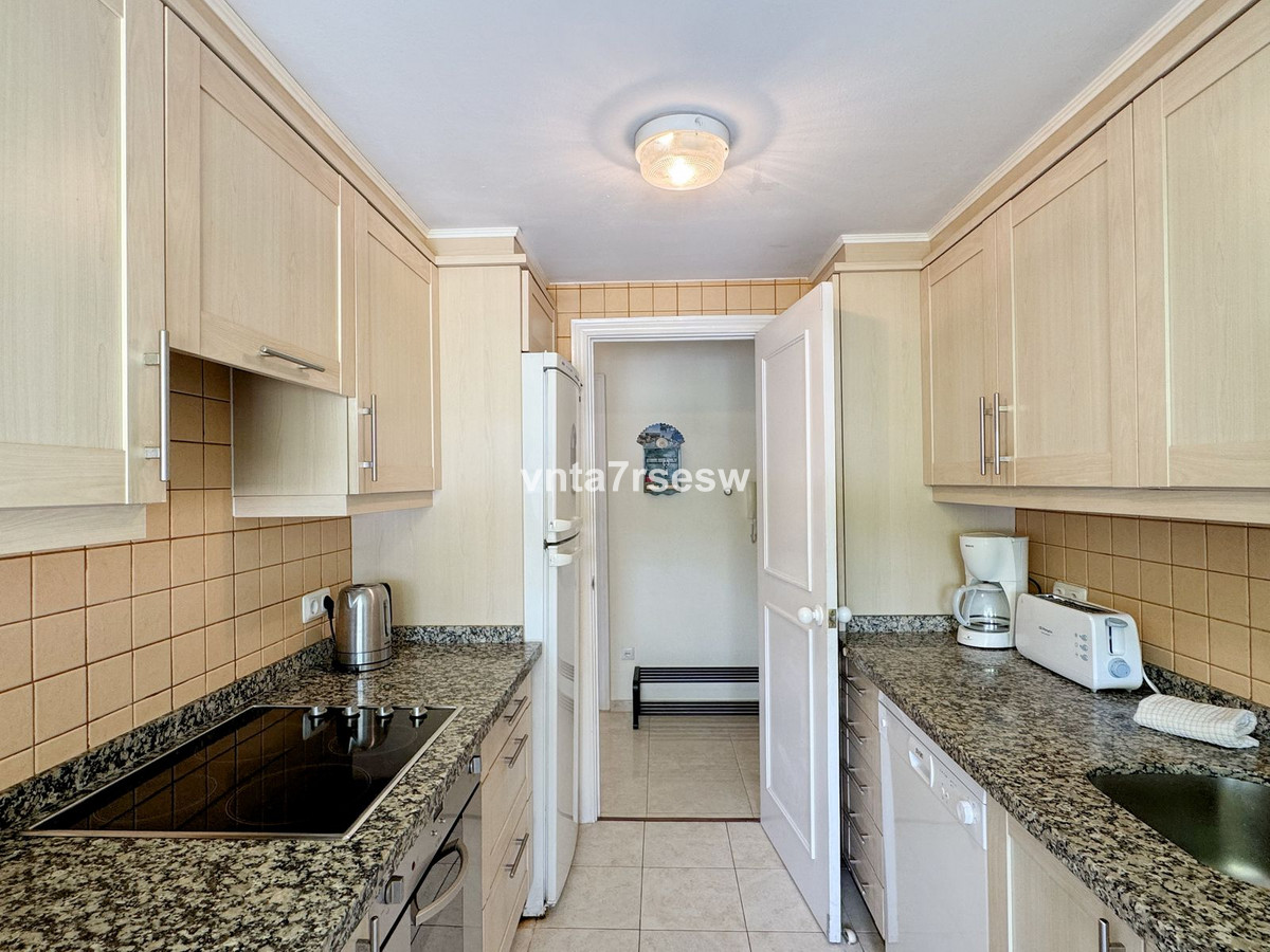 Bovenverdieping Appartement in Calahonda-22