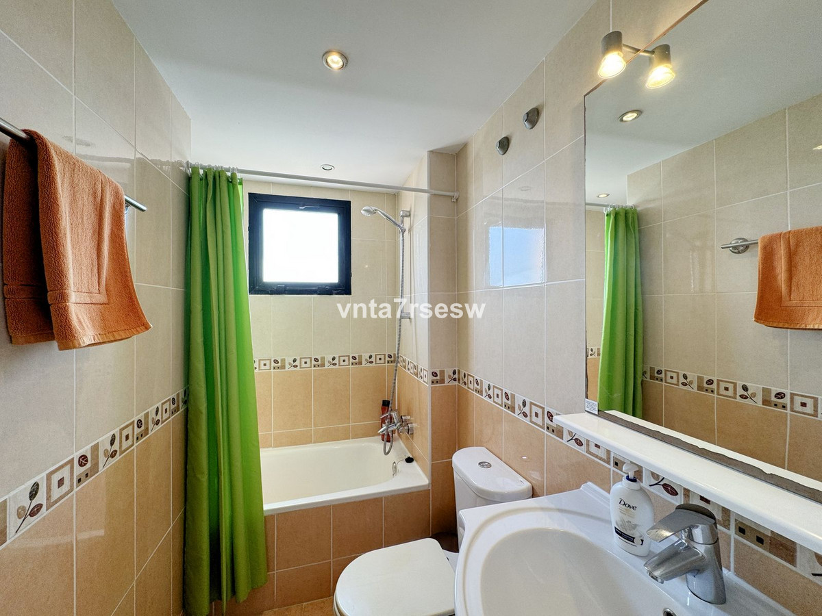 Bovenverdieping Appartement in Calahonda-25